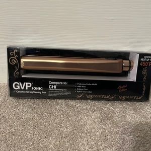 1” Ceramic Straightening Iron new in the box and retails online for $54.99.